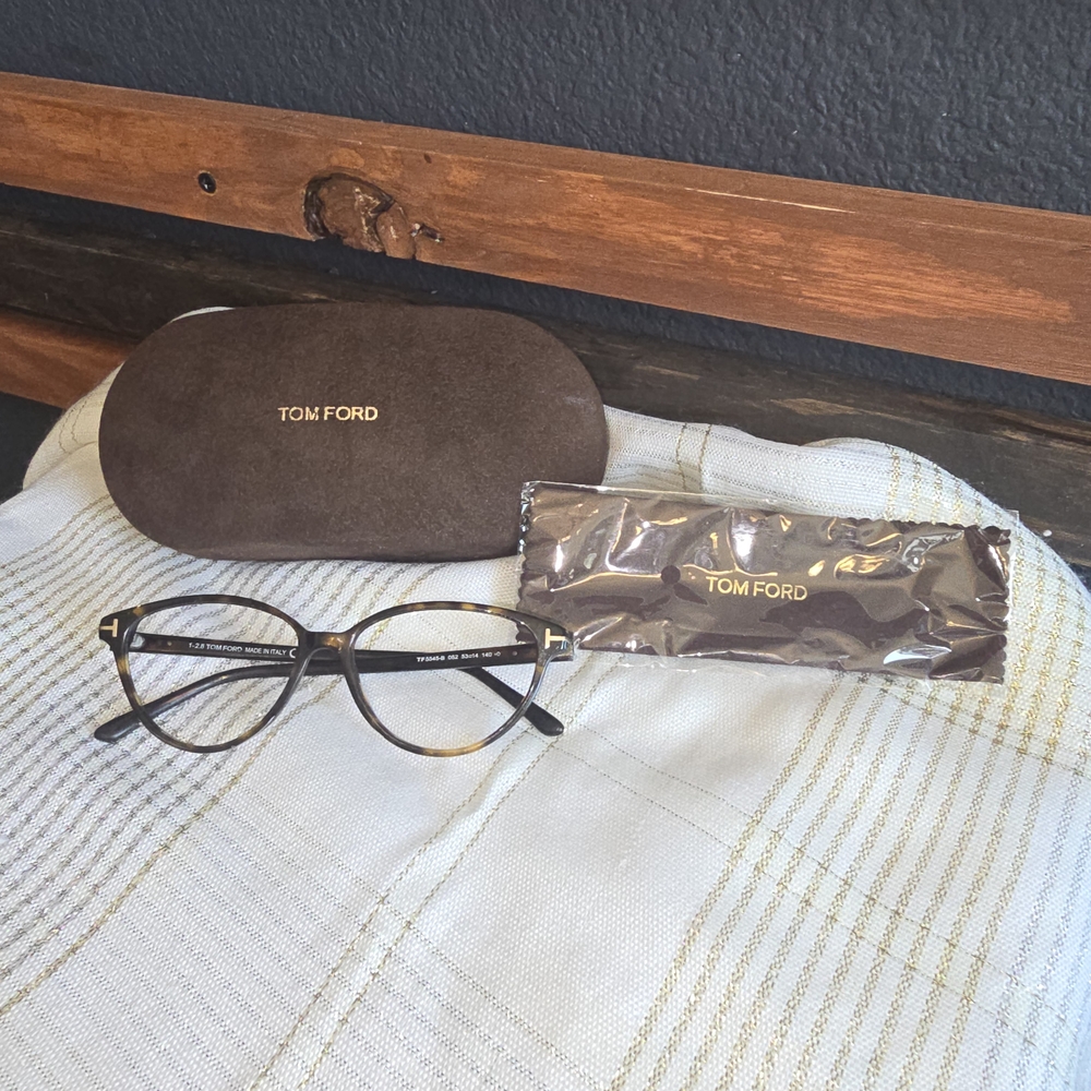 Tom Ford Brown Tortoise Eyeglasses with Case And Lens Wipe. No Lenses